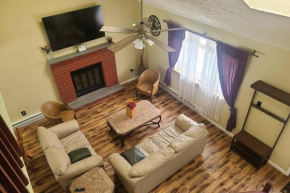 Newly Remodeled 5 Bedroom Chalet in Prime Pocono